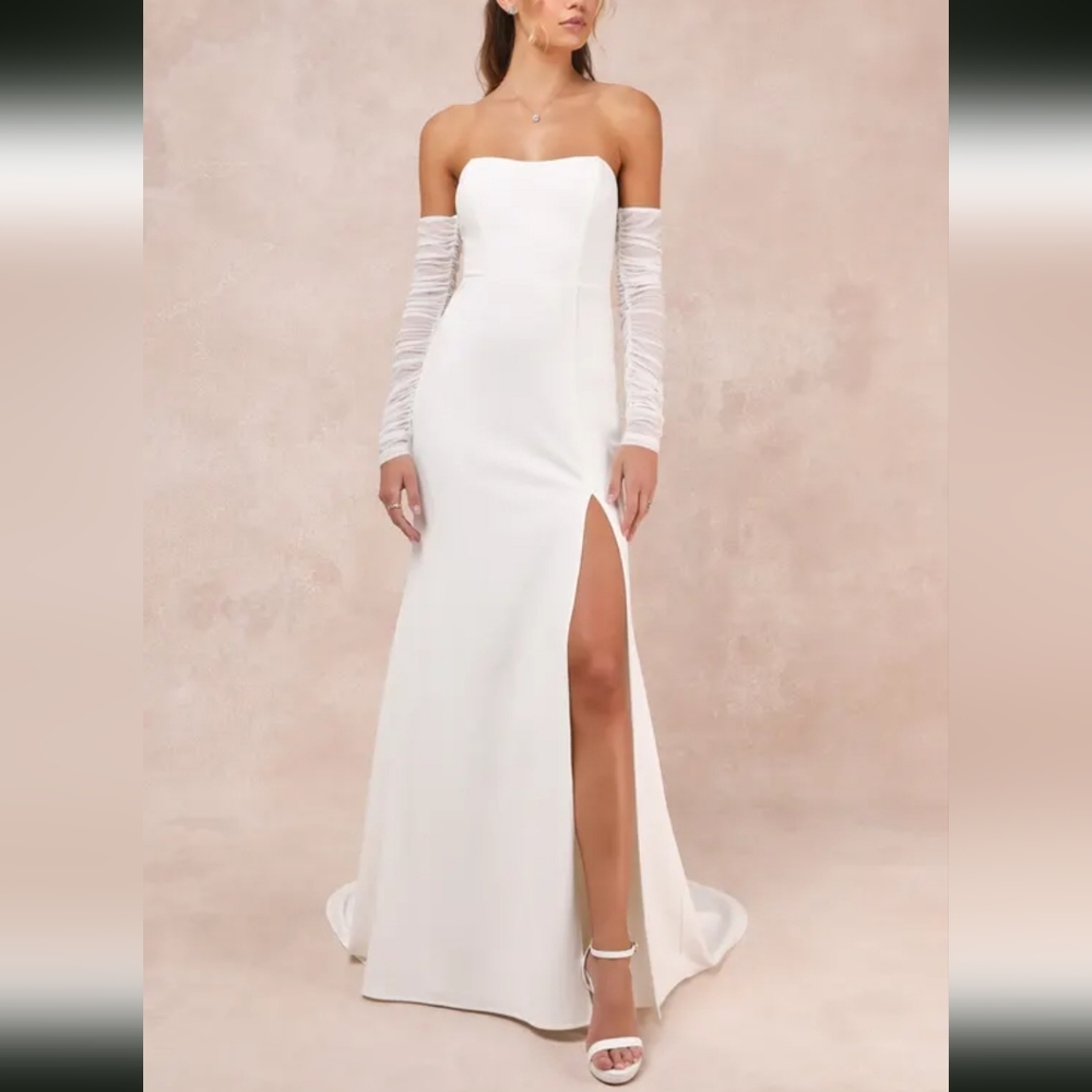 NWT Lulus Off the Shoulder Wedding Dress Size M